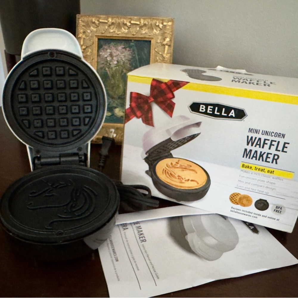 BELLA Mini Unicorn 4" Waffle Maker Silver BPA Free Recipes Included NEW Open Box